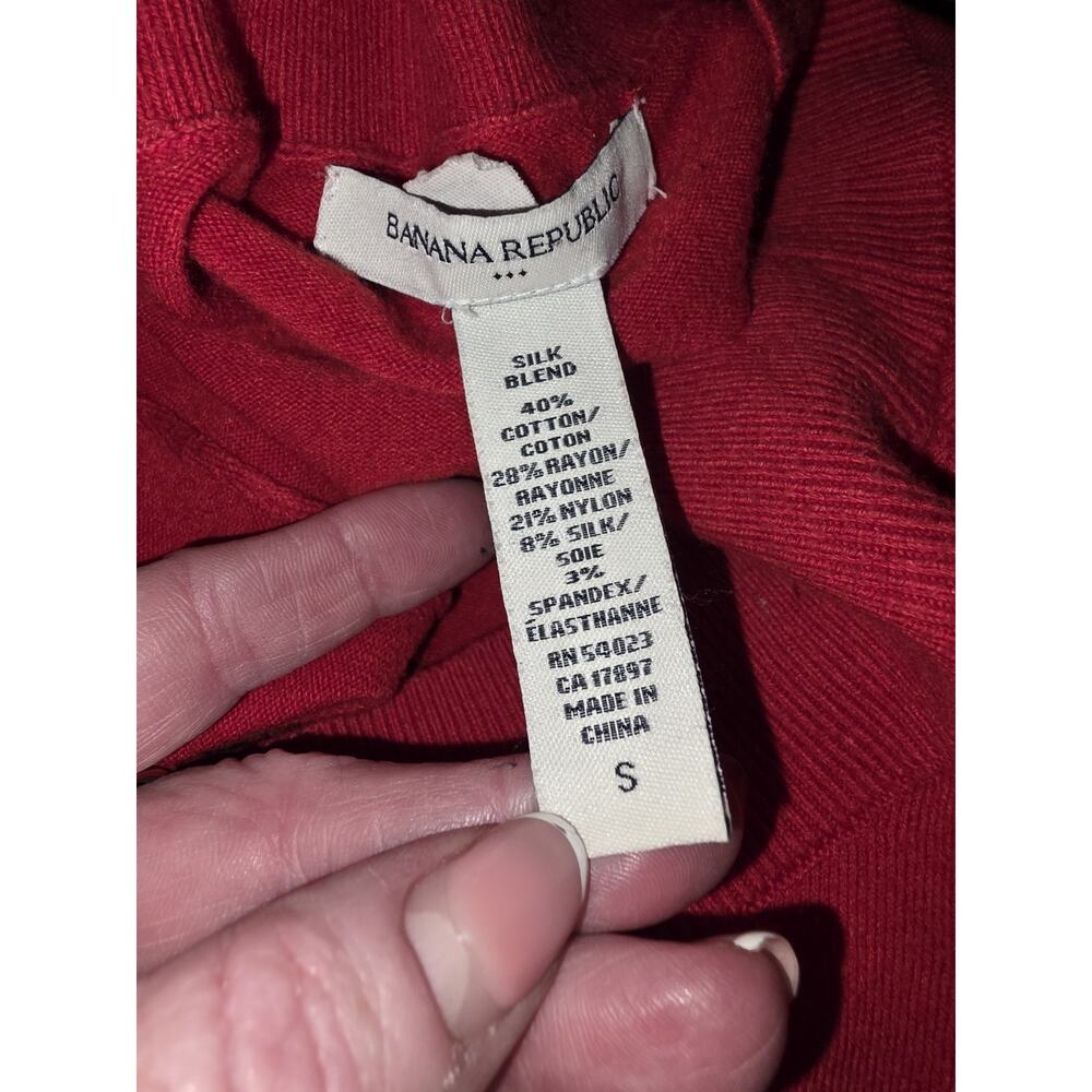 Banana Republic Red Silk Blend Top Womens Size S Blouse Elevated Closet Basic - Picture 7 of 9